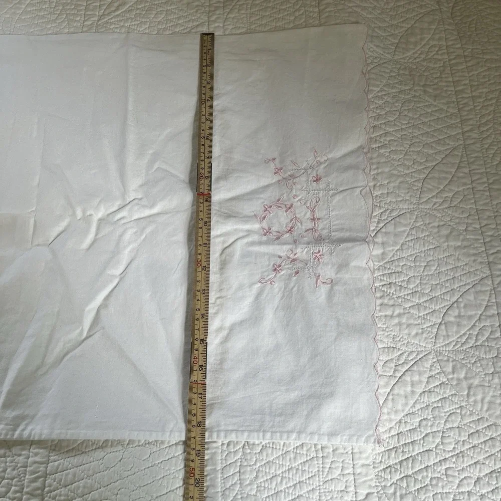 Vintage Hand Embroidered Cotton One Pillowcase Pink Flowers‎ Floral Ring Scroll